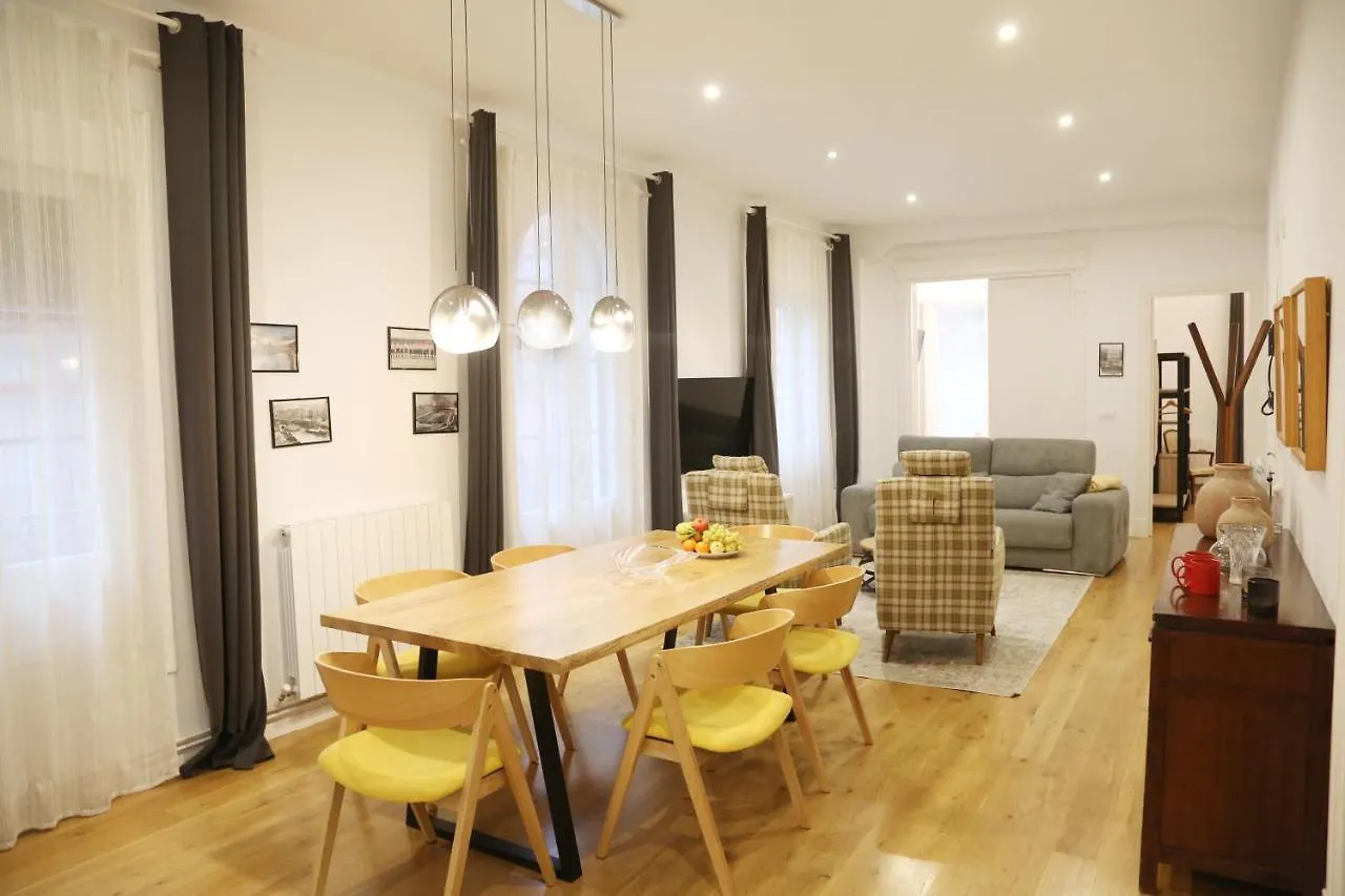 Piso Exclusivo Frente Al Casco Viejo Con Parking Gratis Apartment Bilbao