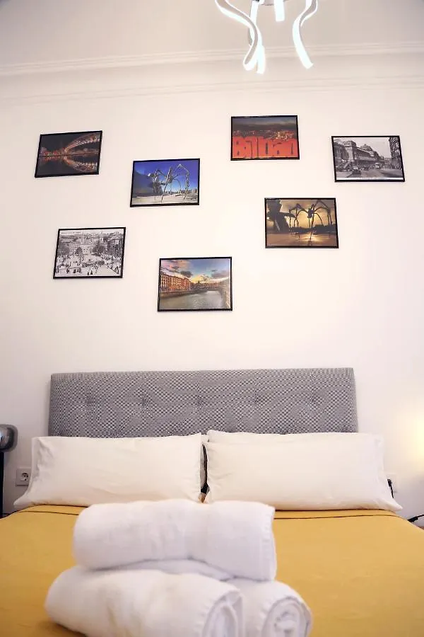 Piso Exclusivo Frente Al Casco Viejo Con Parking Gratis Apartment Bilbao 0*,  Spain