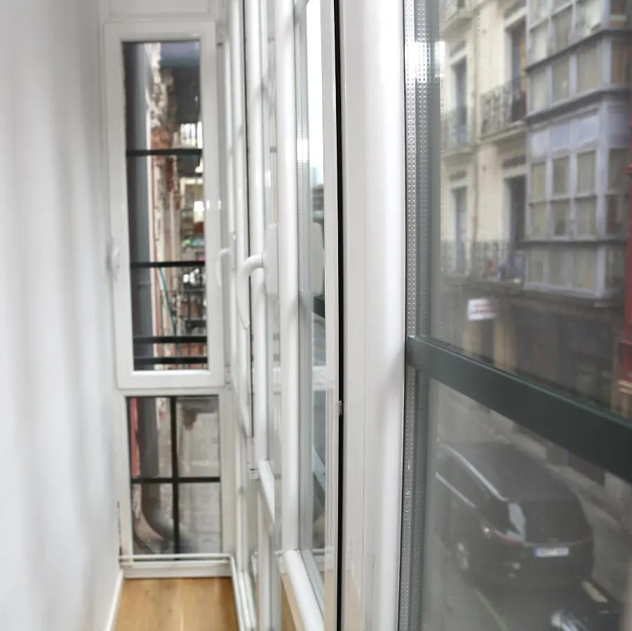 Piso Exclusivo Frente Al Casco Viejo Con Parking Gratis Appartement Bilbao Spanje